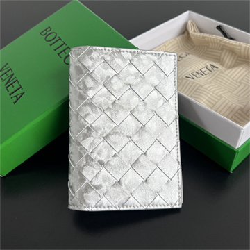 bottega veneta intrecciato passport case #749954